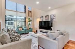 Townhouse - Urban Living with Rooftop Deck!